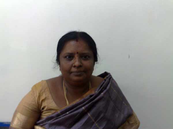 என்ன துறையில் இருக்கிறார் 