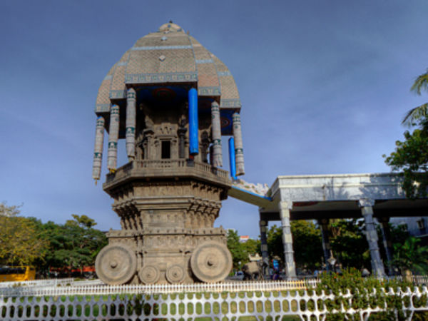  வள்ளுவர் கோட்டம்