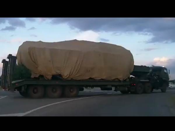 இரும்புடன் ட்ரக் மாயம் 