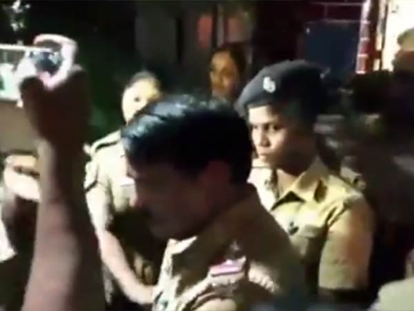 நேற்று மீண்டூம் ஆஜர் நேற்று மீண்டூம் ஆஜர்