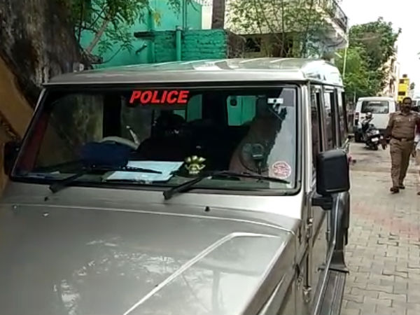 கைது செய்த போலீஸ் 