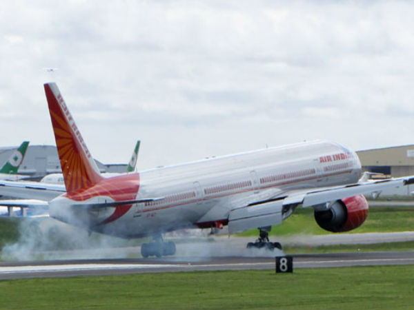 இடமாறினார்கள் இடமாறினார்கள்