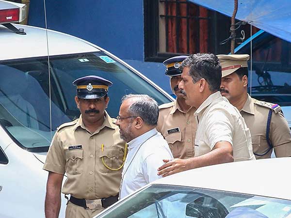 10 நாட்கள் விசாரணை 