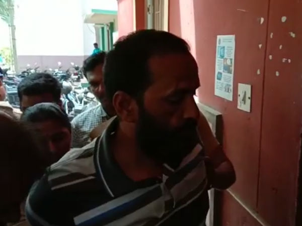 வீட்டில் அதிரடி ரெய்டு 