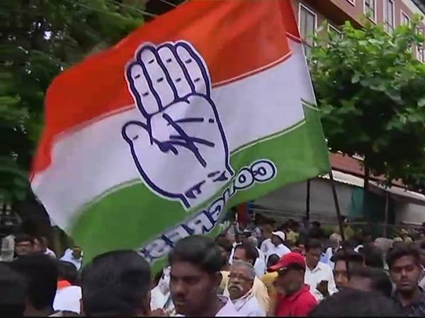 காங்கிரஸ் கட்சியினர் நெருக்கடி காங்கிரஸ் கட்சியினர் நெருக்கடி