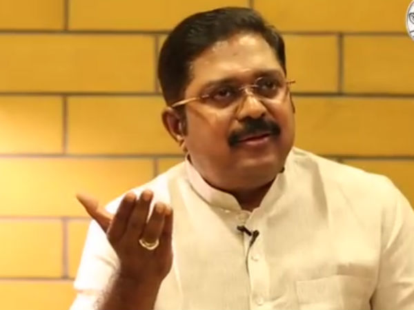 பெரியார் சிலை அவமதிப்பு 