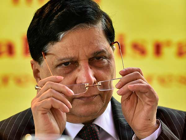 அரசு அதிகாரிகள் 