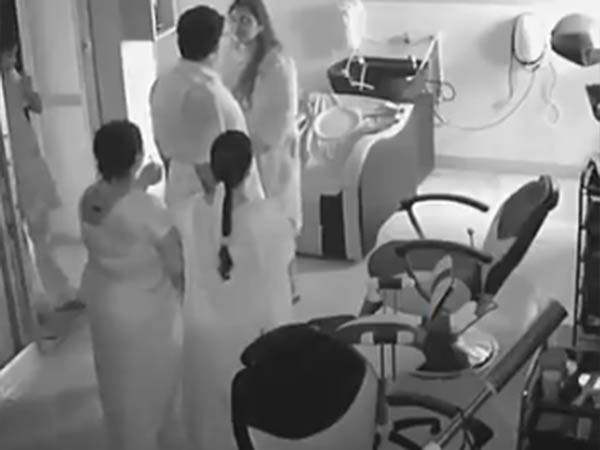 சங்கிலியை கழற்றும் சத்யா சங்கிலியை கழற்றும் சத்யா