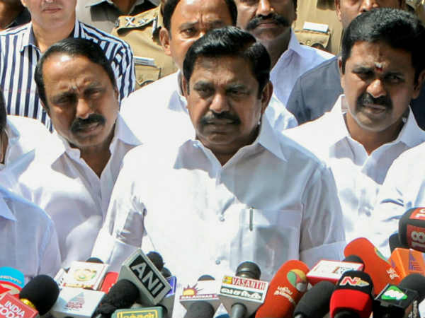 லைனுக்கு வந்துவிட்டார் லைனுக்கு வந்துவிட்டார்