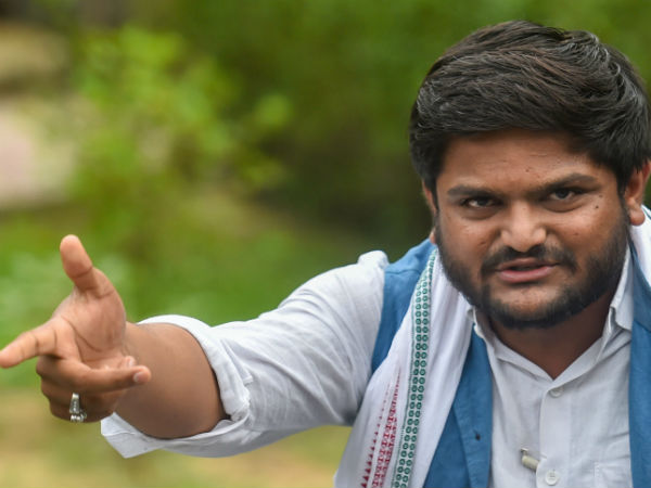 போலீசார் தடுப்பு 