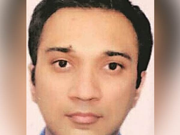 காரில் ரத்தக்கறை காரில் ரத்தக்கறை