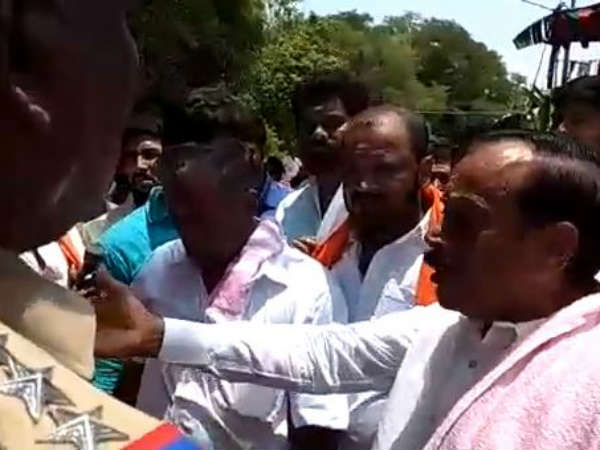  தமிழக அரசின் குடுமி