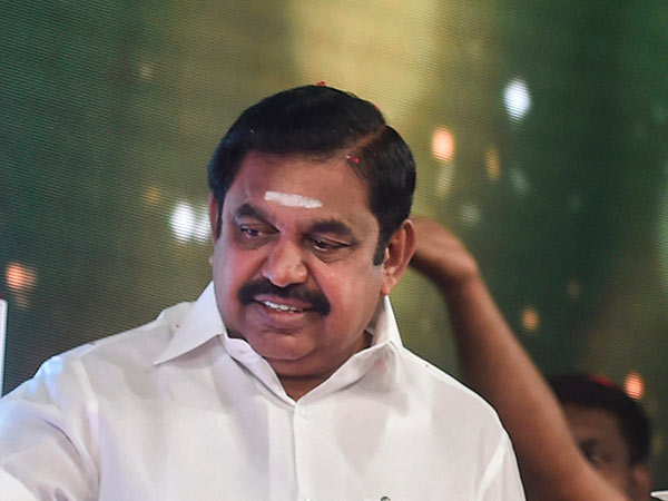 அலை பாய்ந்து கொண்டிருக்கும் 