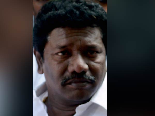ஜமீன்தார் என்று நினைப்பா? 