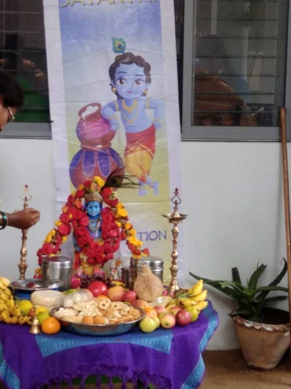 Little Krishnas poses with their Radhae in Chennai school Little Krishnas poses with their Radhae in Chennai school