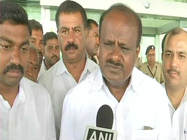 எனக்கு எதிராக இல்லை 