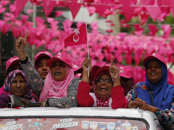 கொண்டாட்டம் கொண்டாட்டம்