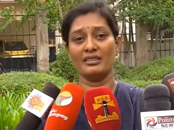 தீவைத்துக் கொண்ட லலித் 