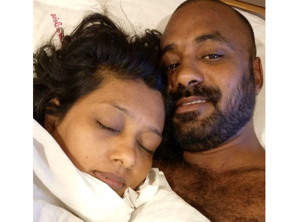 கட்டிப்பிடிக்கும் நிலானி 