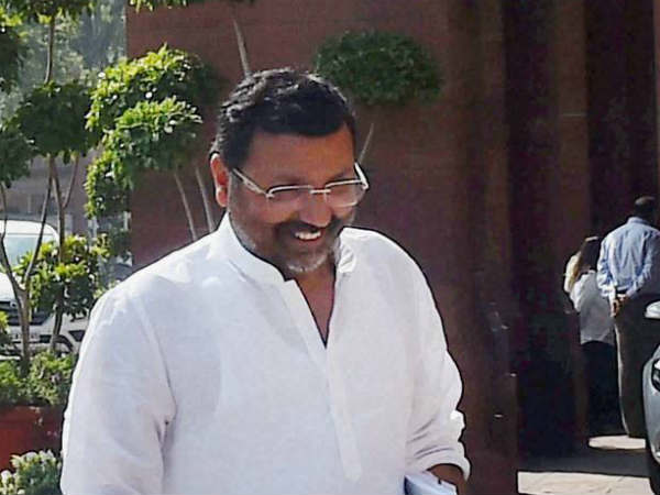 தலையில் தெளித்து 