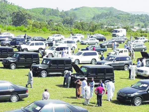 ஏன் இப்படி 