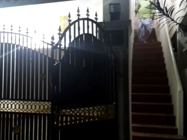 சாப்பாட்டில் விஷம் சாப்பாட்டில் விஷம்