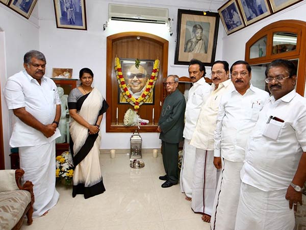 Pranab Mukherjee went to Karunanidhi home, Met Stalin 