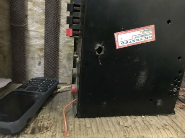 பின்னணியில் யார்? பின்னணியில் யார்?