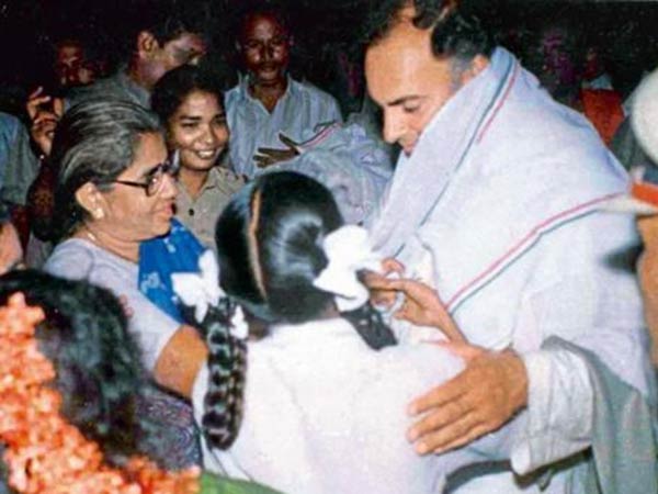 உன்னிப்பாக கேட்ட ராஜீவ் 