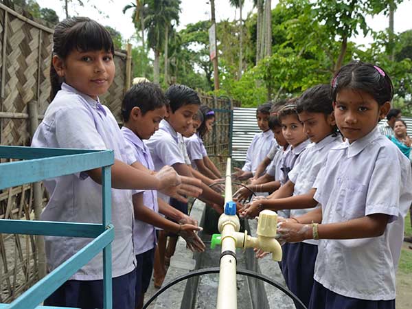 கழிவறைகள் அவசியம் 