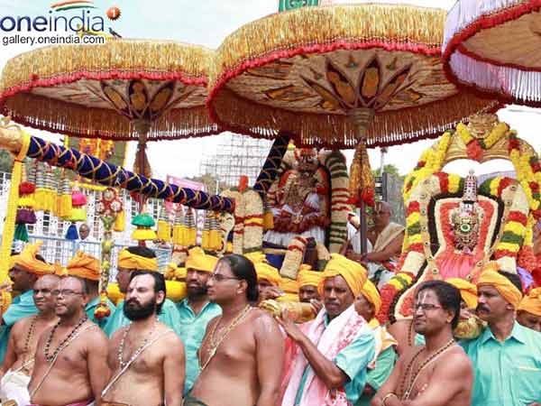 பக்தர்கள் தரிசனம்