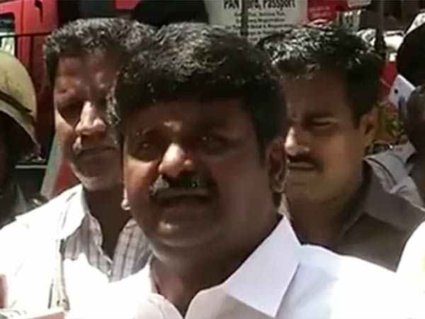 வலுவான எதிர்ப்புகள் 