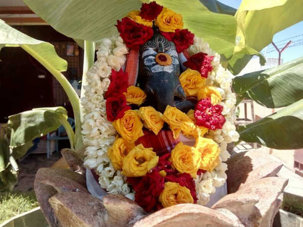 சிதறுகாய் உடைக்கும் பழக்கம்