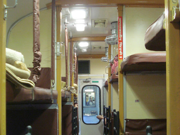 கழிவறை பொருட்கள்: