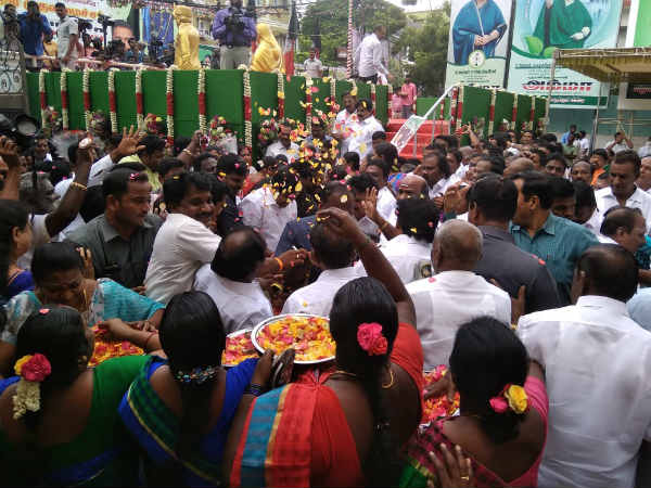 ராயப்பேட்டையில் விழா கோலம் 