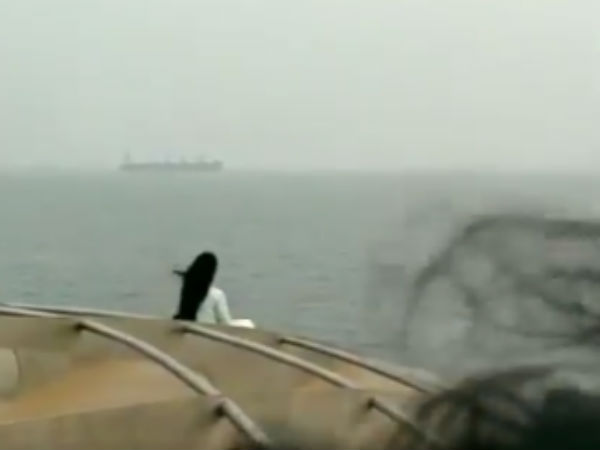 தன்னை மறந்த அம்ருதா தன்னை மறந்த அம்ருதா