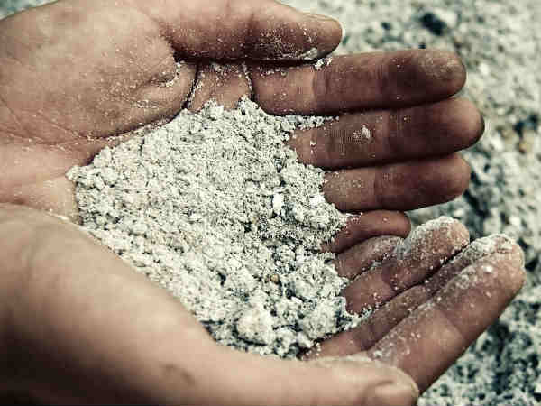 நண்பர்களுக்கு அளித்தார் நண்பர்களுக்கு அளித்தார்