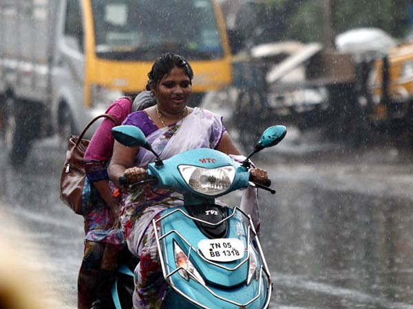 அதிதீவிர புயலாக மாறும் அதிதீவிர புயலாக மாறும்