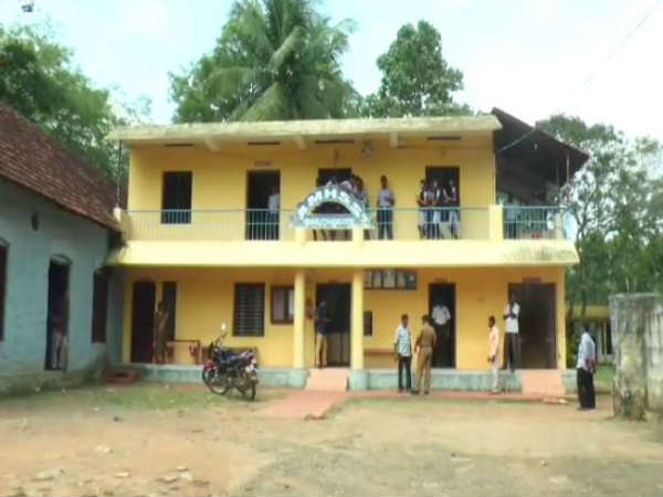 நழுவிய போதை ஆசிரியர்கள் 