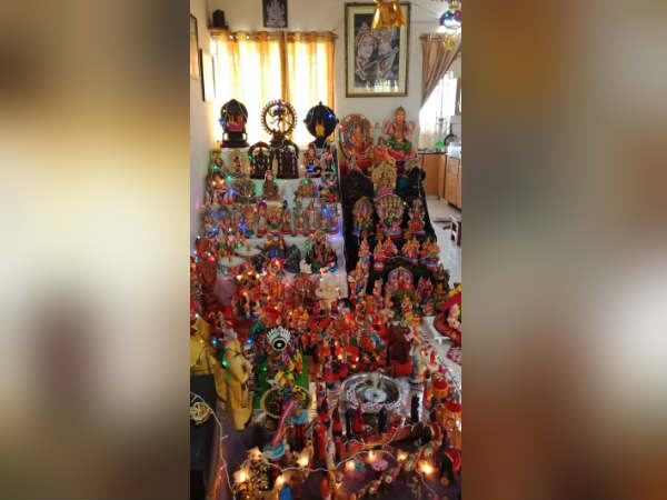 குடியிருப்பில் ஆயுத பூஜை குடியிருப்பில் ஆயுத பூஜை