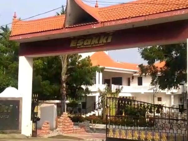 மினி கூவத்தூர் 