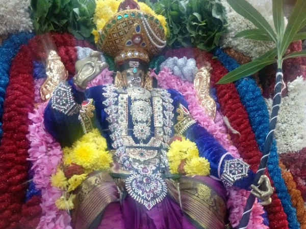 Nine Days of Navratri 2018 : Honour of Goddess Durga,Lakshmi,Saraswathi