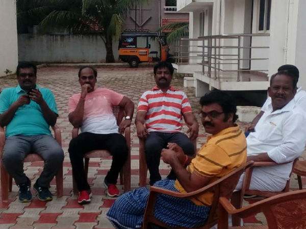 குற்றாலத்தில் குதூகலம் 