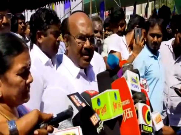 தினகரன் மீது குற்றச்சாட்டு 