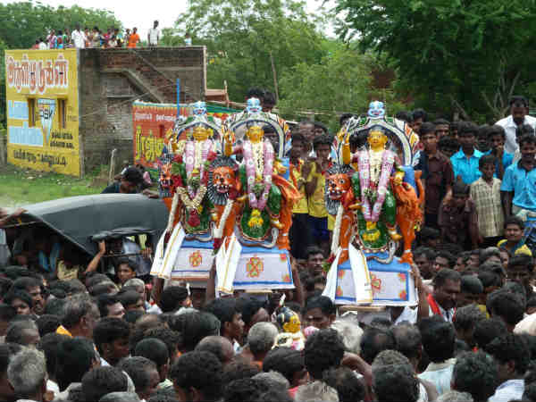 ஏழு கிராமத்தில் வழிபாடு ஏழு கிராமத்தில் வழிபாடு
