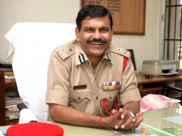 யார் தெரியுமா 