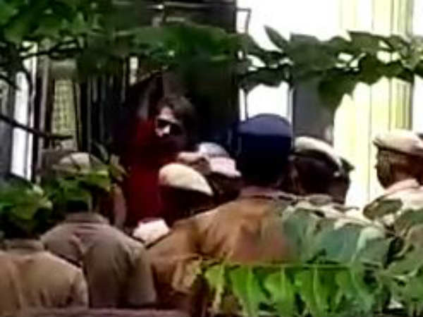 நீதிபதி முன்பு ஆஜர் 