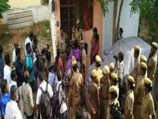  சிறையில் உள்ளார்..