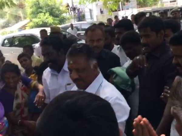  கவசம் ஒப்படைப்பு