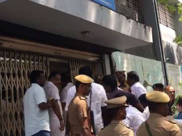  விழா குழுவினர்